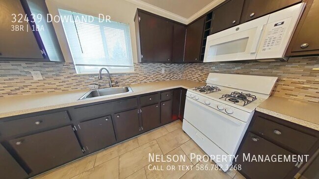Building Photo - 32439 Dowland Dr