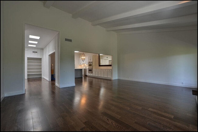 Building Photo - 6006 Balcones Ct