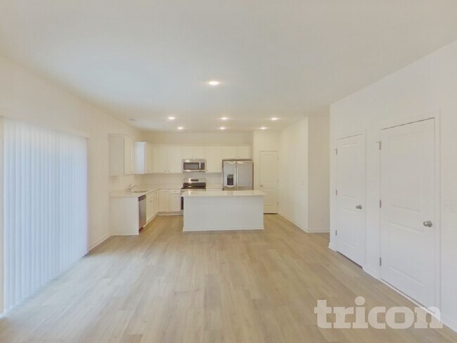 Building Photo - 217 Paisley Wy