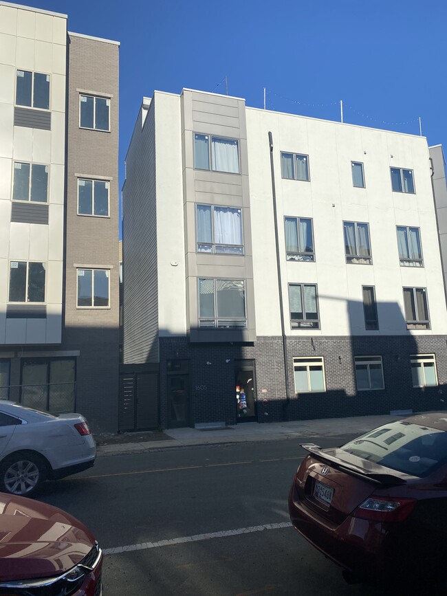 Building Photo - 1605 Ridge Ave