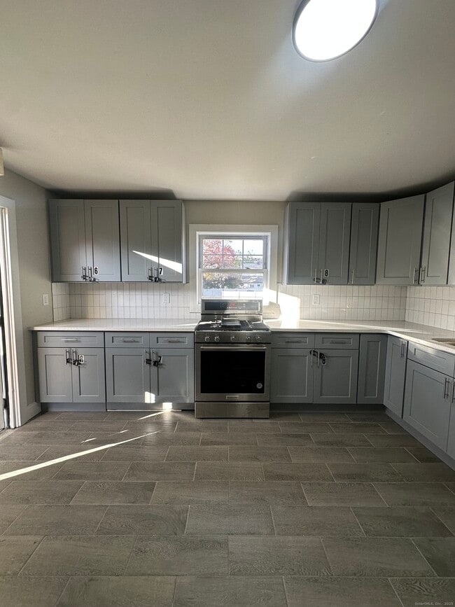 Building Photo - 1065 Central Ave