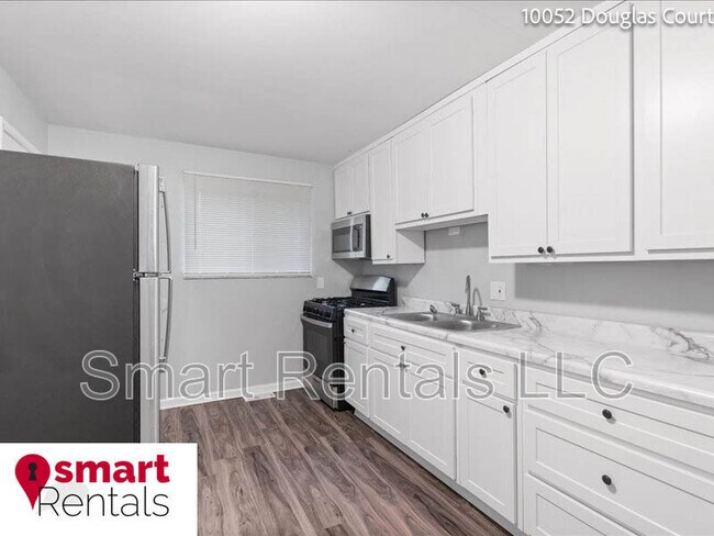 Foto del edificio - 10052 Douglas Ct