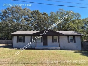 Building Photo - 2002 Bobbitt Ln