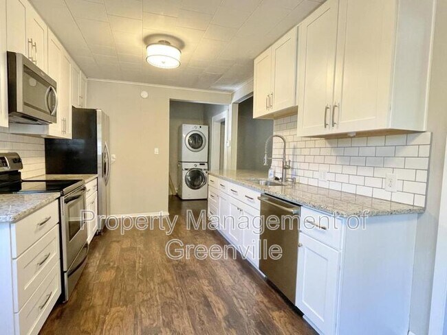 Foto del edificio - 301 Rogers Ave