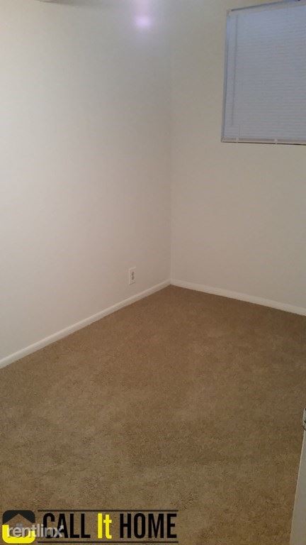 Building Photo - 7919 S Chadbourne Dr