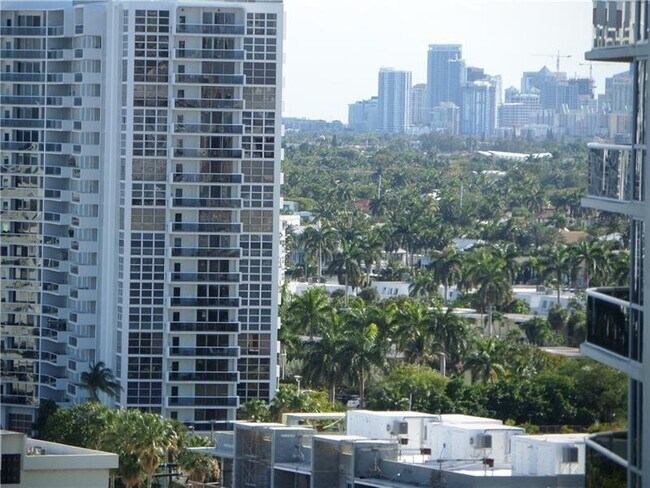 Building Photo - 3200 N Ocean Blvd