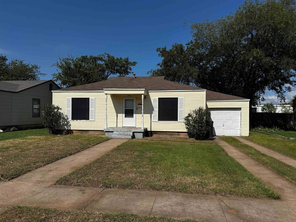 Primary Photo - 3304 Sherwood Ln
