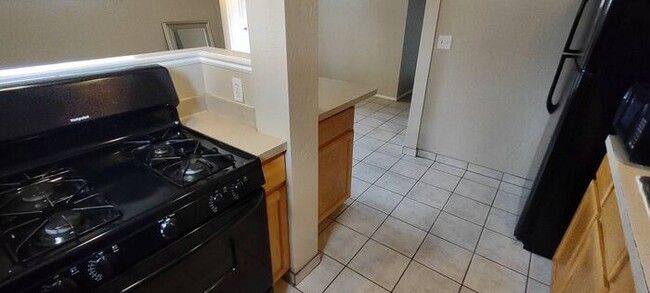 Foto del edificio - Quaint Provo Basement Apartment w lots of ...