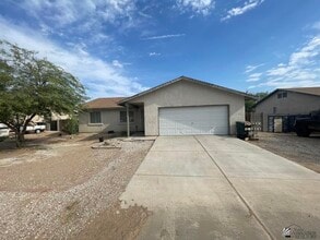 Building Photo - 8840 E 38th Ln