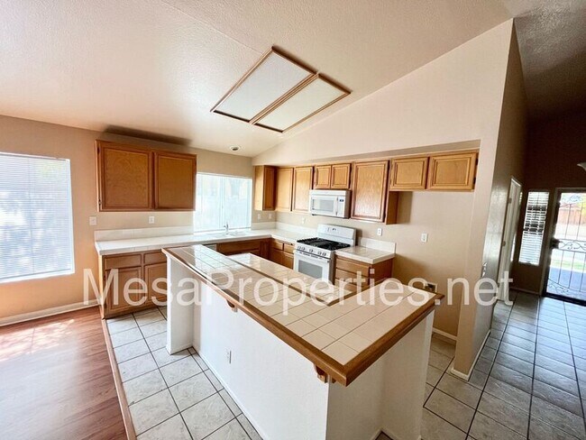 Building Photo - 12809 Gifford Way