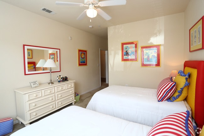 2br, 2ba_2nd Bedroom, 1139 sf - Estates at Hollister
