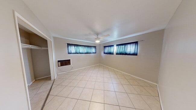 Building Photo - 5311 Saxon St