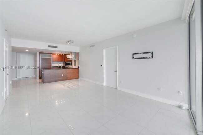Foto del edificio - 495 Brickell Ave