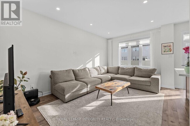 Building Photo - 43 Finglas Ct