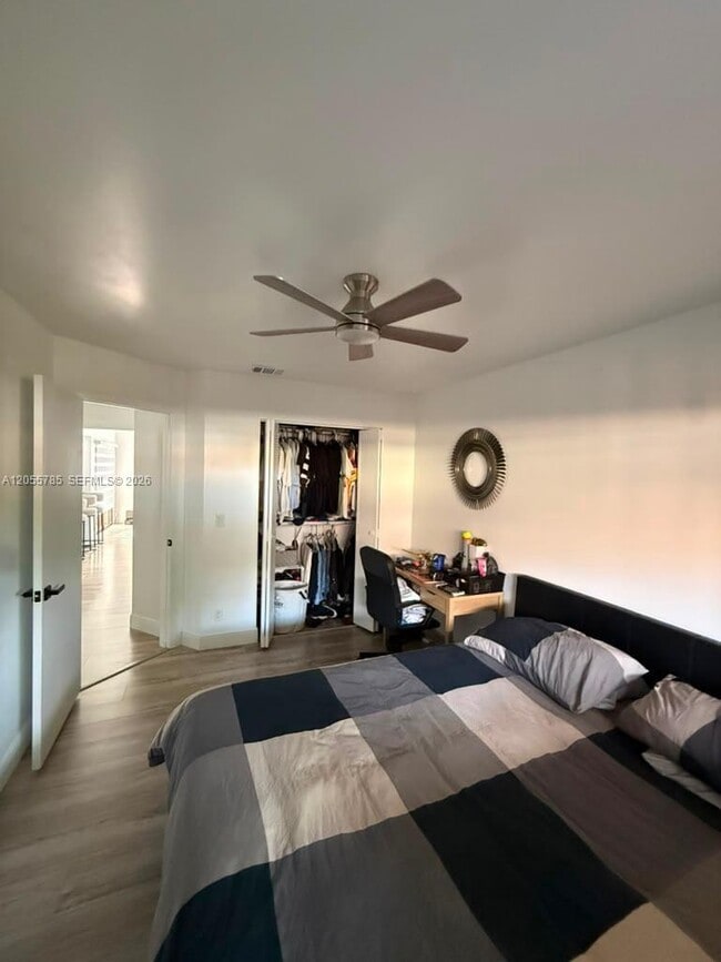 Foto del edificio - 8167 SW 24th St