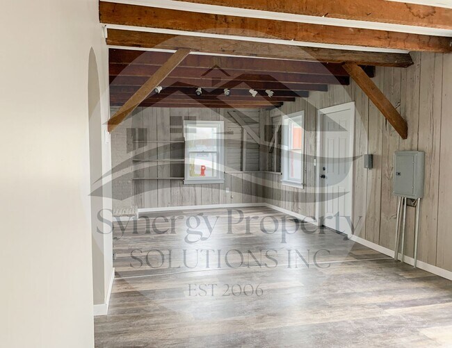 Foto del edificio - Main St E 12