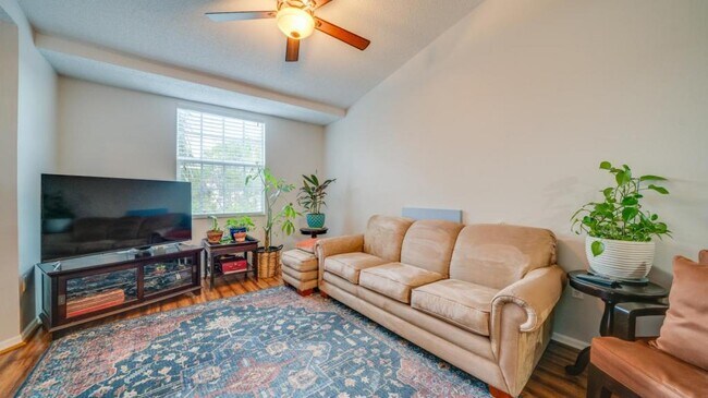 Foto del edificio - 8735 River Homes Lane