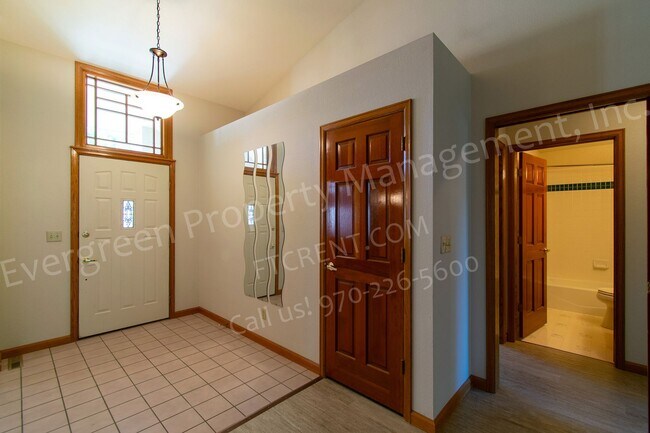 Foto del edificio - 1223 Red Oak Ct