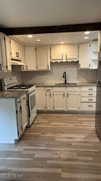 Foto del edificio - 1651 Mentor Ave