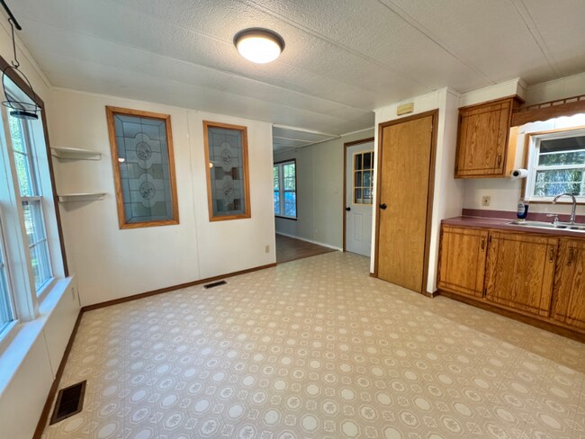 Foto del edificio - 24 Oakwood Ln