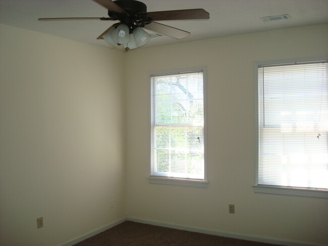 Building Photo - 938 Hickman Rd