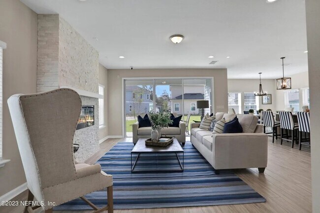Foto del edificio - 580 Silver Landing Dr
