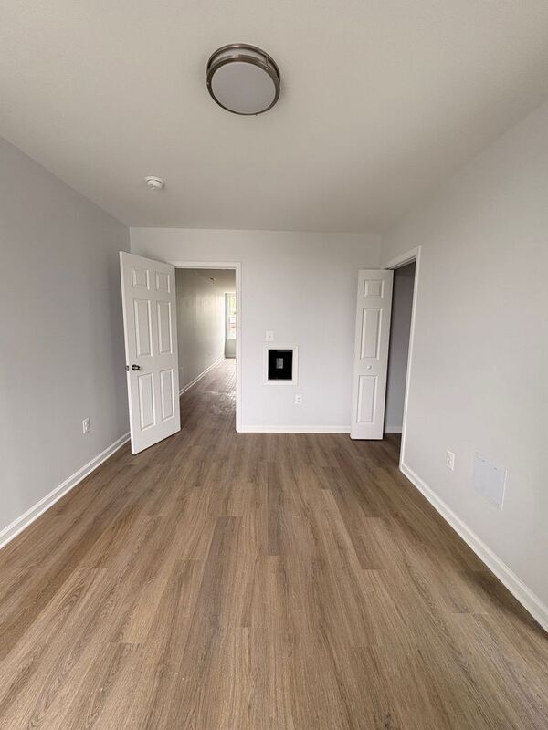 Foto del edificio - 2633 N Charles St