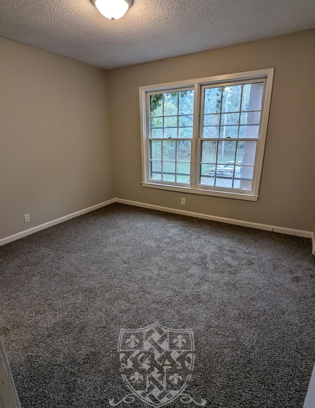 Building Photo - 813 Holder Ct