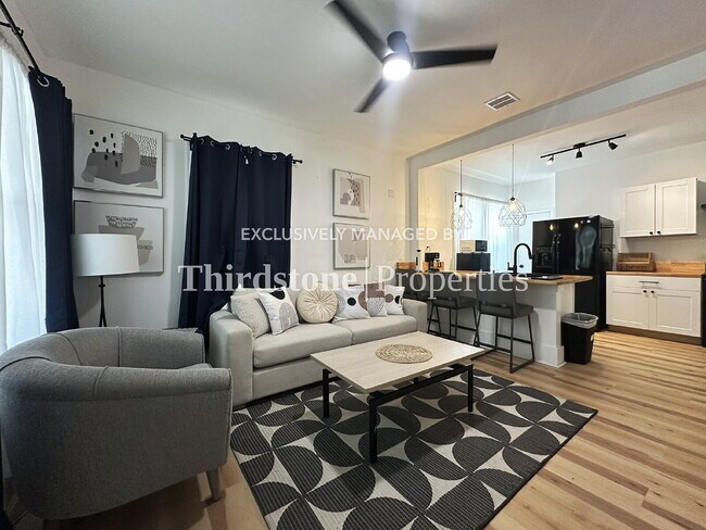 Foto del edificio - 2518 Dellwood Ave