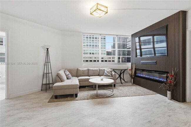 Foto del edificio - 801 Brickell Bay Dr