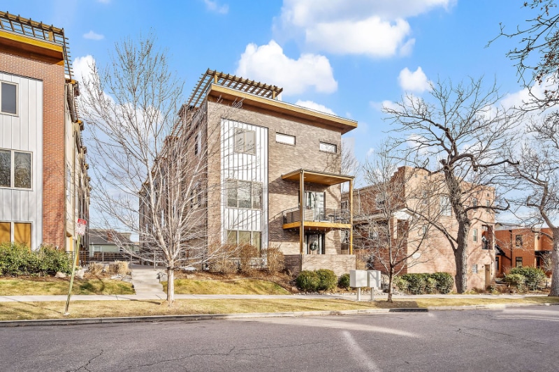 Primary Photo - 3074 Wyandot St