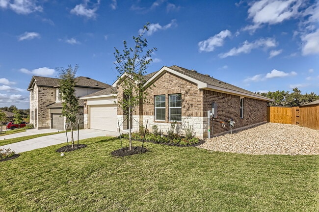 Foto del edificio - 2429 Hackamore Dr