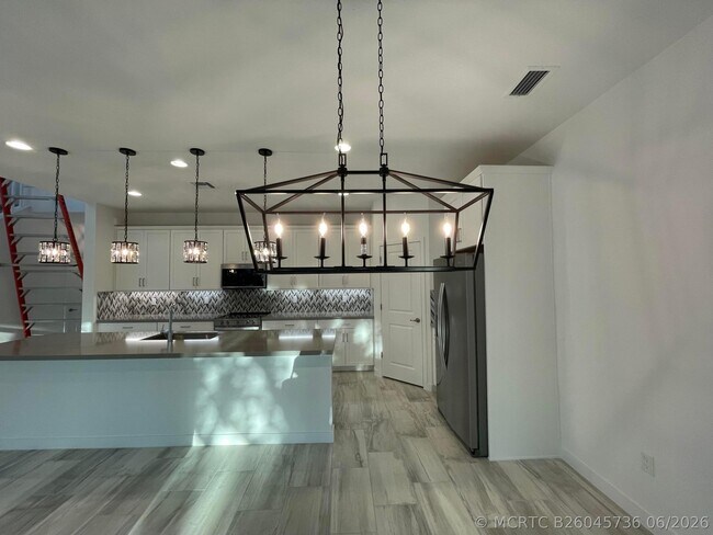 Foto del edificio - 4415 Arcturus Ln
