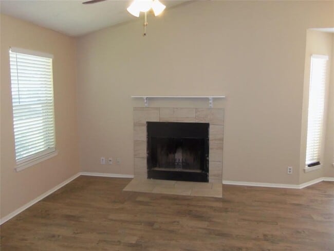 Building Photo - 9616 Sugar Hill Dr