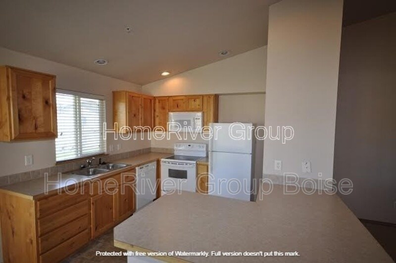 Primary Photo - 2107 E Whispering Willow Ln