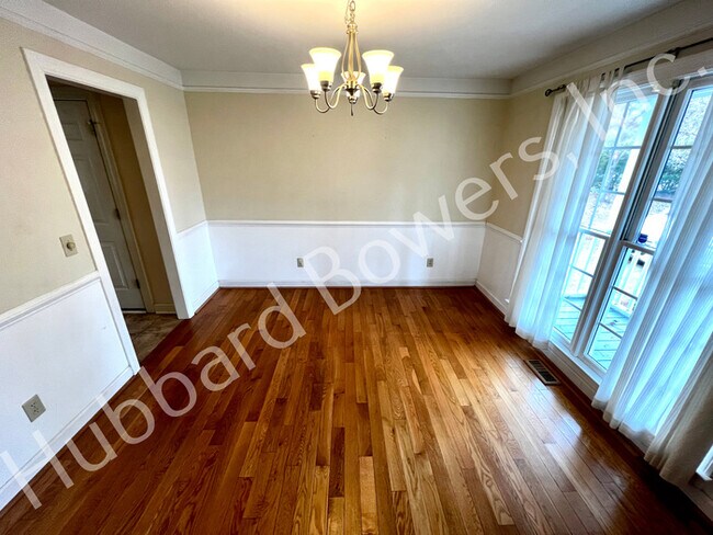 Building Photo - 148 Brook Hollow Dr