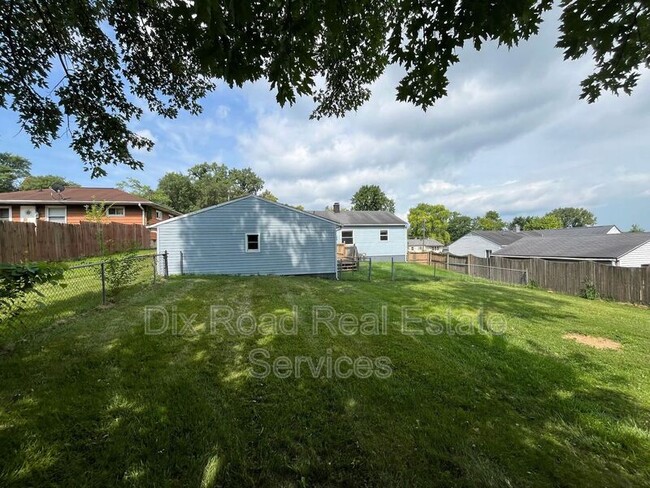Building Photo - 2009 Brell Dr