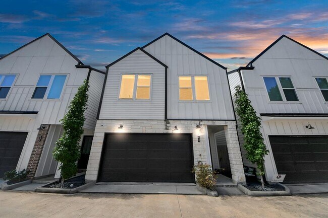Building Photo - 849 Martin St
