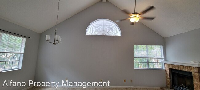 Building Photo - 2 br, 2 bath House - 610 Colorado Pl #58