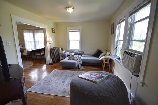 Foto del edificio - 129-131-131 Grove St