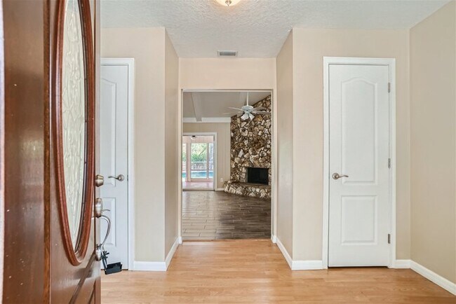 Building Photo - 115 Sweetwater Hills Drive