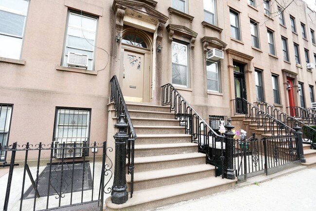 Building Photo - 276 Degraw St