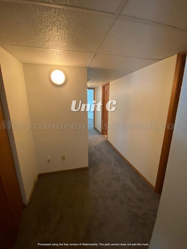 Building Photo - 104 9th Ave SE