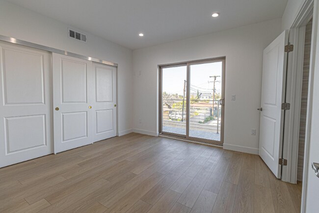 Foto del edificio - 3672 W Imperial Hwy