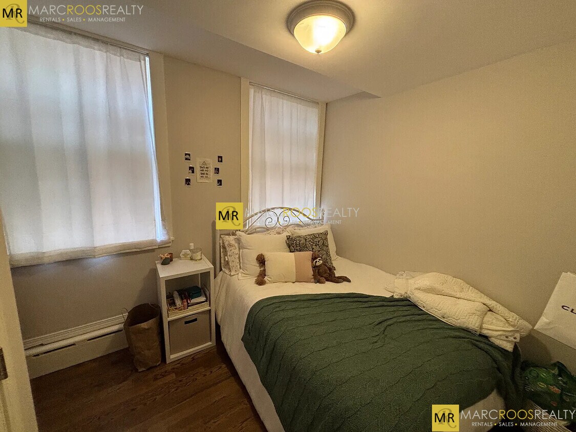 Foto principal - 1712 Beacon St
