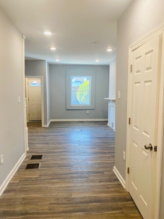 Building Photo - Anika Homes 3 Bedroom