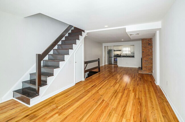 Building Photo - 2319 sansom st