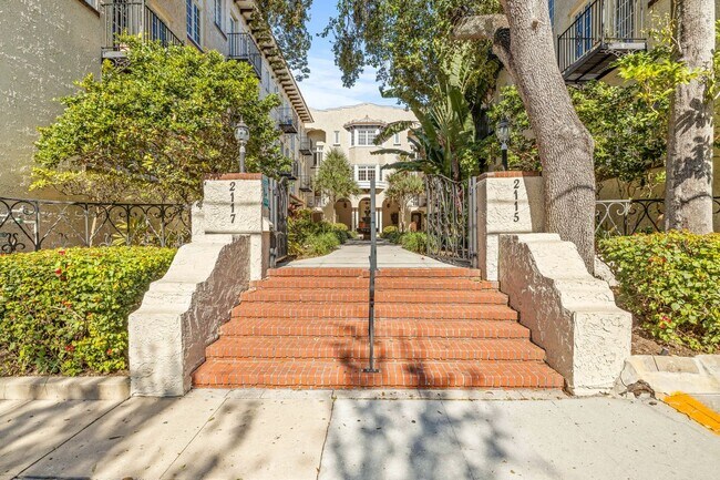 Foto del edificio - 2117 W Dekle Ave