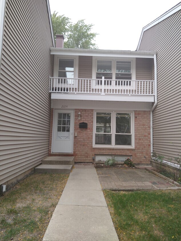 2074 Danbury Pl, Hoffman Estates, IL 60169 Townhome Rentals in