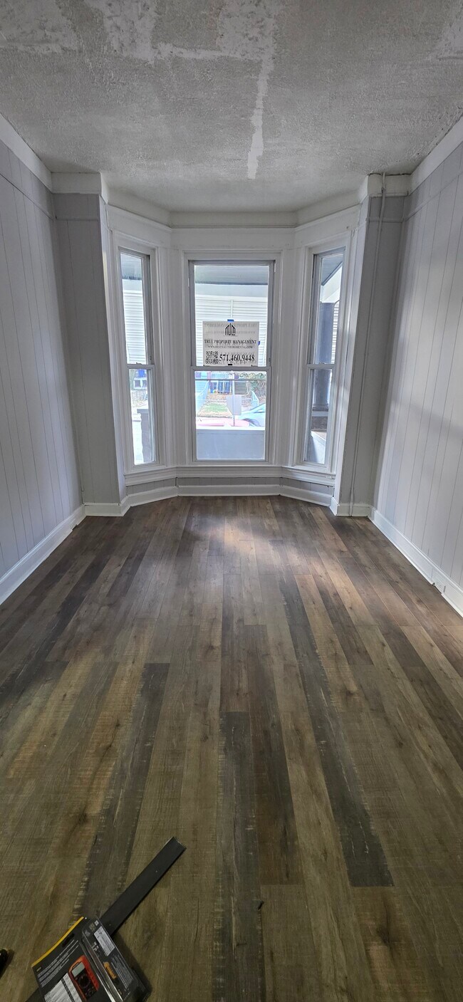 Foto del edificio - 1135 Poplar Grove St